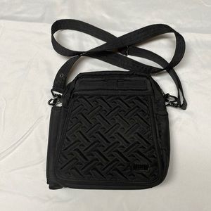 Lug Flapper CrossBody